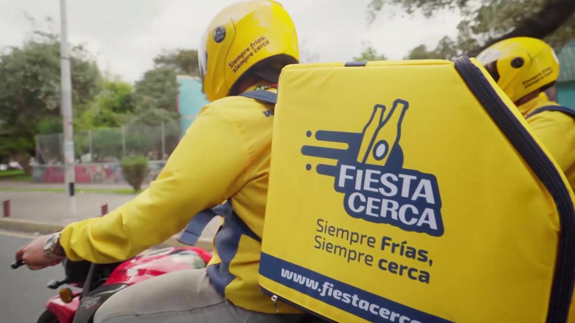 Mochila de reparto con el lema Siempre frías, siempre cerca